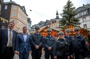 Polizeipräsidium Mittelhessen - Pressestelle Marburg-Biedenkopf: POL-MR: Ordnungspolizei und Polizei Marburg gemeinsam unterwegs auf den Weihnachtsmärkten, Präsenzstreife mit der Body-Cam