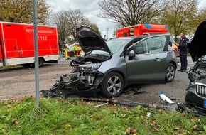 Freiwillige Feuerwehr Bedburg-Hau: FW-KLE: Verkehrsunfall auf der Gocher Landstraße - vier Personen verletzt