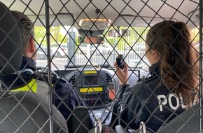 Polizei Mettmann: POL-ME: Golf-Fahrer entzieht sich zweimal Verkehrskontrolle - Hilden/Düsseldorf - 2209044