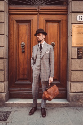 FRIENDLY REMINDER / Einladung anlässlich der Buchpremiere von GENTLEMAN BOLD - Ein Traum von Mode, Stil und Höflichkeit!, Joe Laschet - erscheint im November 23 bei Berg & Feierabend