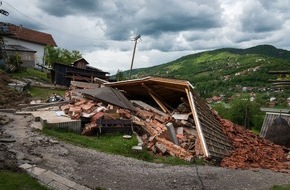 Caritas Schweiz / Caritas Suisse: Caritas spricht Nothilfe-Beitrag von 500 000 Franken für die Opfer der Flutkatastrophe in Bosnien und Serbien (BILD)