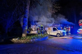 Kreisfeuerwehr Rotenburg (Wümme): FW-ROW: Nächtlicher Gebäudebrand in Borchel