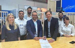 MaxSolar GmbH: Auftakt einer langfristigen Zusammenarbeit: MVV Trading und MaxSolar schlie&szlig;en ersten Festpreis-Vertrag f&uuml;r die hybride Vermarktung einer gr&uuml;nen PV/BESS-Co-Location