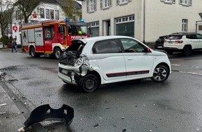 Feuerwehr Wenden: FW Wenden: Verkehrsunfall mit patientenorientierter Rettung in Wenden