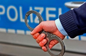Polizei Mettmann: POL-ME: Sehr schnelle Festnahme nach Fahrzeugdiebstahl - Heiligenhaus / Velbert - 2111147