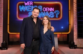 ARD Das Erste: Das Erste:250. Sendung "Wer weiß denn sowas?" 
Die "Polizeiruf 110"-Ermittler Anneke Kim Sarnau und Charly Hübner im Einsatz