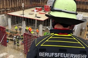 Feuerwehr München: FW-M: Bauarbeiter schwer verletzt (Aubing)