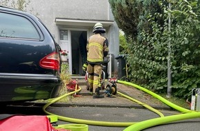 Feuerwehr Essen: FW-E: Kellerbrand in Essen-Überruhr - Menschenrettung über Drehleiter