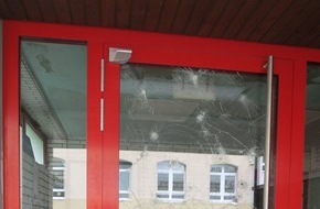 Polizei Bochum: POL-BO: Vandalismus in Herner Grundschule - Polizei bittet um Hinweise