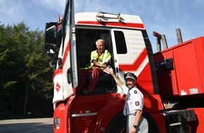 Polizeiinspektion Stade: POL-STD: sicher.mobil.leben - "Brummis im Blick" - Polizeiinspektion Stade führt Präventionsgespräche mit Brummifahrern