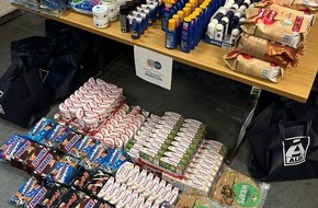 Kreispolizeibeh&ouml;rde Soest: POL-SO: Zeuge beobachtet Ladendiebstahl - Zwei Tatverd&auml;chtige vorl&auml;ufig festgenommen - Bilder