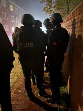 POL-OS: Callcenterbetrug/Falsche Polizeibeamte: Ermittlern gelingt Schlag gegen mutmaßliche Abholerzelle - Mehrere Festnahmen und Taten in Niedersachsen