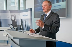 Heidelberger Druckmaschinen AG: Heidelberger Druckmaschinen AG: Heidelberg Geschäftsjahr 2010/11: Unternehmen kehrt auf Wachstumspfad zurück - erstmals seit zwei Jahren operativer Gewinn (mit Bild)