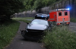 Polizei Rheinisch-Bergischer Kreis: POL-RBK: Overath - Pkw-Fahrer kommt von der Fahrbahn ab - Vier Personen leicht verletzt