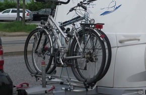Polizeipräsidium Mittelhessen - Pressestelle Wetterau: POL-FB: Wie das Zweirad auf das Vierrad passt - Tipps zum Fahrradtransport - nicht nur auf dem Weg in den Urlaub - Aktion safe holiday