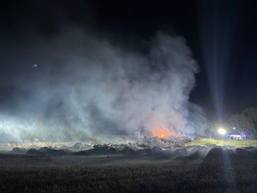 FW Reichenau: Brand von mehreren hundert Riedballen fordert Feuerwehr über 24 Stunden - 19.08.2026