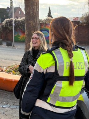 POL-DN: Coffee with a Cop - Zahlreiche Bürgerinnen und Bürger nutzen den offenen Austausch