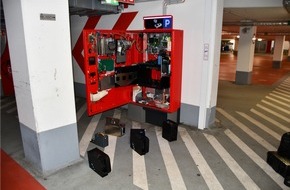 Polizei Mettmann: POL-ME: Parkscheinautomat in Parkhaus aufgebrochen - 2603119
