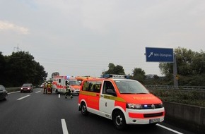 Feuerwehr Mülheim an der Ruhr: FW-MH: A40: Verkehrsunfall mit zwei leicht verletzten Personen