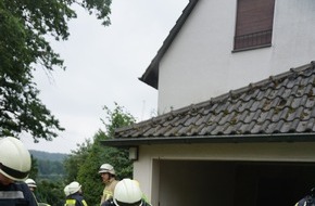 Feuerwehr Hattingen: FW-EN: Brand im Wohnhaus - Feuerwehr Hattingen rettet vier Personen im Rahmen einer Einsatzübung