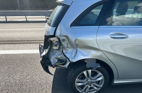 Polizeidirektion Landau: POL-PDLD: B10/LD-Godramstein - Verkehrsbehinderung durch Auffahrunfall