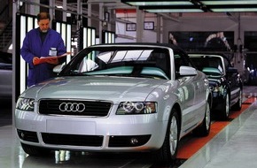 Audi AG: Fertigung des neuen Audi A4 Cabriolets: Die "emotionale Speerspitze" der Modellreihe entsteht