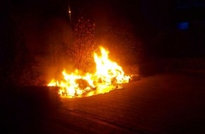 Polizei Minden-Lübbecke: POL-MI: Mehrere Müllcontainer gehen in Flammen auf