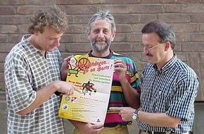 Polizei Düren: POL-DN: (Kreis Düren) Beachvolleyball und Streetball für Hobbyspieler -statt abhängen ... go on sports! Gemeinschaftsprojekt für Jugendliche- (Foto Nr. 4)