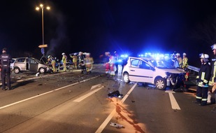 Kreispolizeibehörde Höxter: POL-HX: Vier Verletzte bei Unfall auf der K46