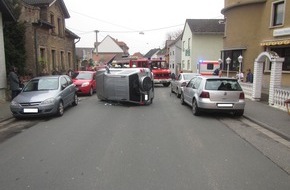 Polizeipräsidium Mainz: POL-PPMZ: Verkehrsunfall mit leicht verletzter Person - Straße musste für 1,5 Stunden gesperrt werden
