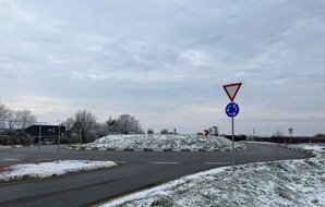 Polizeidirektion Landau: POL-PDLD: Freimersheim - Verkehrsunfall im Kreisverkehr