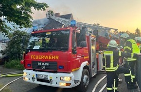 Kreisfeuerwehr Rotenburg (Wümme): FW-ROW: Einfamilienhaus brennt in voller Ausdehnung