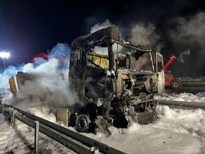 FW-EN: LKW brennt in voller Ausdehnung Autobahn zeitweise gesperrt