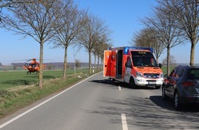 Kreispolizeibehörde Höxter: POL-HX: Fahrradfahrer verstirbt nach Kollision mit Auto