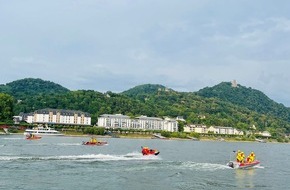 Feuerwehr und Rettungsdienst Bonn: FW-BN: Wasserrettungseinsatz durch Schwimmer auf dem Rhein