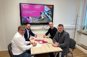 Deutsche Telekom AG: Glasfaserausbau im Markt Kirchenthumbach ist zum Greifen nah