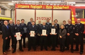 Feuerwehr Flotwedel: FW Flotwedel: Jahreshauptversammlung der Ortsfeuerwehr Wienhausen mit zahlreichen Beförderungen und Ehrungen - 4 Kameraden erhalten die Niedersächsische Rettungsmedaille