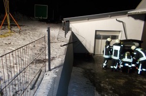 Feuerwehr Lennestadt: FW-OE: Verkehrsunfall und Brandeinsätze - Drei Einsätze innerhalb weniger Stunden sorgen für reichlich Arbeit der Feuerwehr Lennestadt