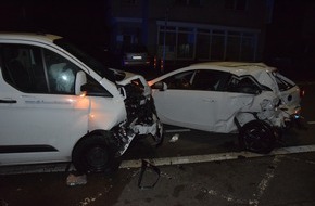 Kreispolizeibehörde Herford: POL-HF: Geparkten Opel übersehen- Fahrer unter Alkoholeinfluss
