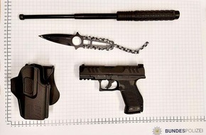 Bundespolizeidirektion Sankt Augustin: BPOL NRW: Bundespolizei stellt mehrere Waffen bei 40-jährigen Bielefelder sicher