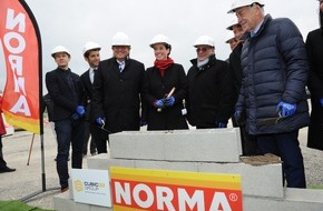 NORMA: NORMA Frankreich: Grundsteinlegung für neue Landeszentrale, Niederlassung und Logistikzentrum / Handelsunternehmen aus Nürnberg modernisiert auch im Nachbarland (FOTO)