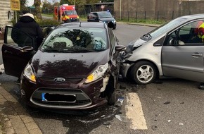 Polizei Düren: POL-DN: Drei leichtverletzte Personen nach Verkehrsunfall