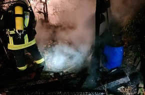 Freiwillige Feuerwehr Breckerfeld: FW-EN: Verschlag brennt am Nesselberg