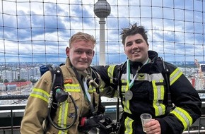 Kreisfeuerwehr Oldenburg: FW-OLL: 770 Stufen bis zum Ziel, Huntloser Feuerwehrmann bezwingt Park Inn Hotel in Berlin