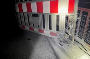 Polizei Mettmann: POL-ME: Mülleimer und Baustellenbarke angezündet - Polizei ermittelt - Heiligenhaus - 2211025