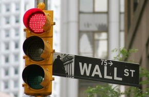 Verbraucherzentrale Nordrhein-Westfalen e.V.: ETF im Minus? Ruhe bewahren!