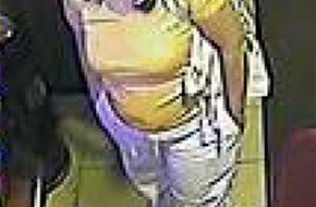 Polizei Düsseldorf: POL-D: Raub auf Spielhalle in Pempelfort -  Wer kennt diese Frau?