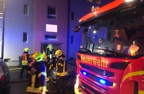 Feuerwehr Gelsenkirchen: FW-GE: Kellerbrand in Gelsenkirchen-Beckhausen / Feuerwehr rettet zwei Personen aus verrauchtem Mehrfamilienhaus