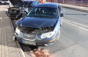 Kreispolizeibehörde Herford: POL-HF: BMW-Fahrerin bei Unfall verletzt- Vorfahrt missachtet