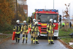 FW Bremerhaven: Positive Bilanz - Feuerwehr Bremerhaven trainiert Ernstfall im Hafentunnel